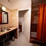 Maison D'exception Au Coeur Du Village Вилла Груиссан