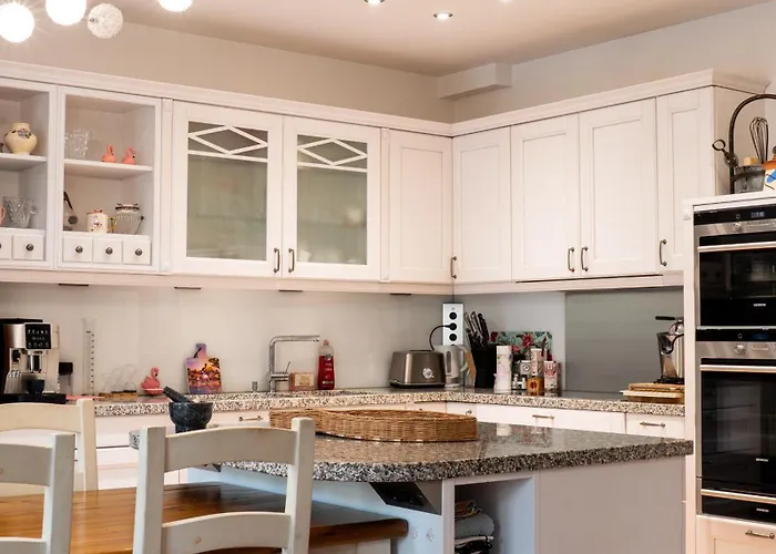 Maison D'exception Au Coeur Du Village 빌라 그륏상
