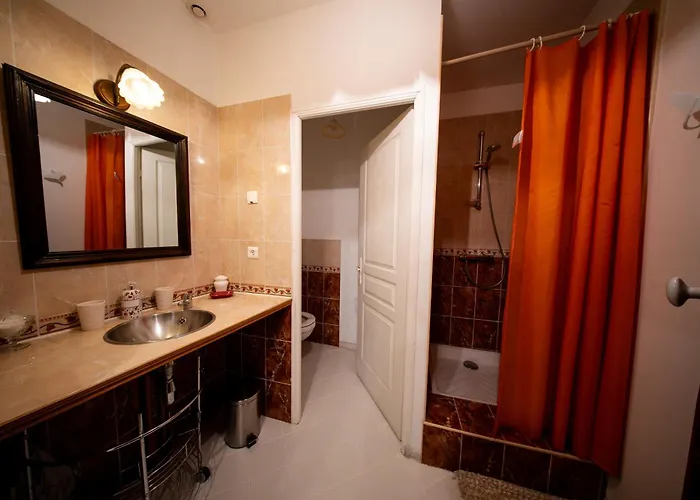 Maison D'exception Au Coeur Du Village 빌라 그륏상